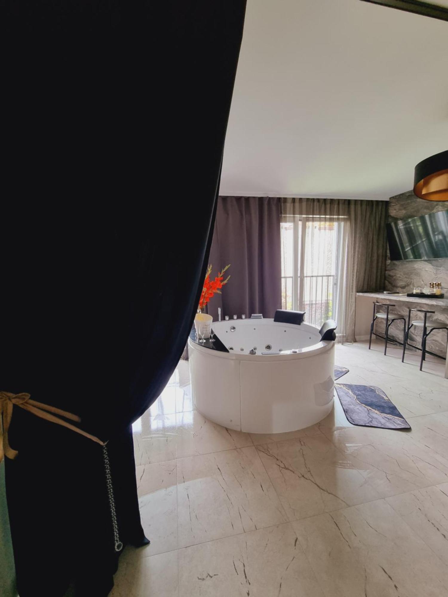 Apartament Jacuzzi Cracóvia Exterior foto